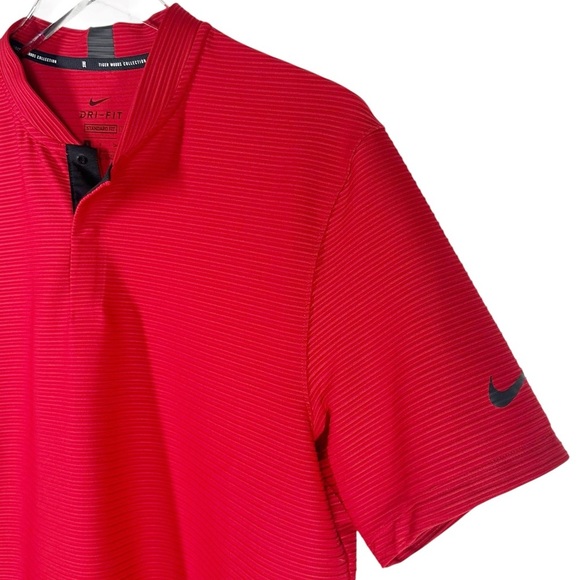 NIKE Dry-Fit Tiger Woods Standard Fit Red Textured Short Sleeve Shirt Small - Picture 3 of 10